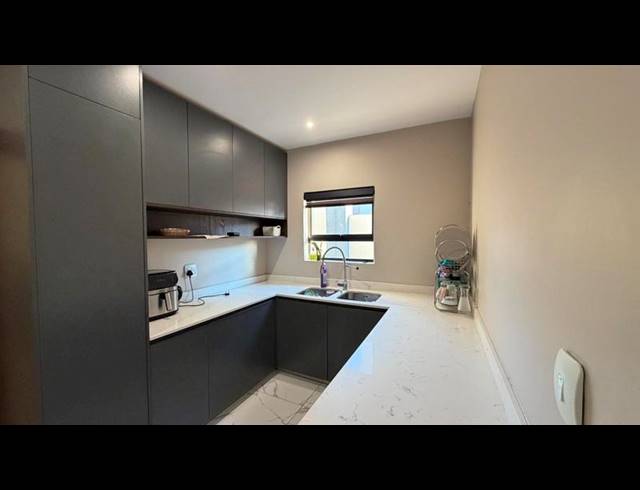 6 BEDROOM HOUSE FOR SALE IN COPPERLEAF ESTATE